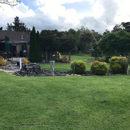 Silverdale Garden Stay Orewa Esterno foto