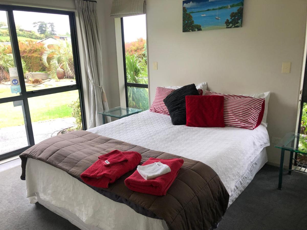 Silverdale Garden Stay Orewa Esterno foto