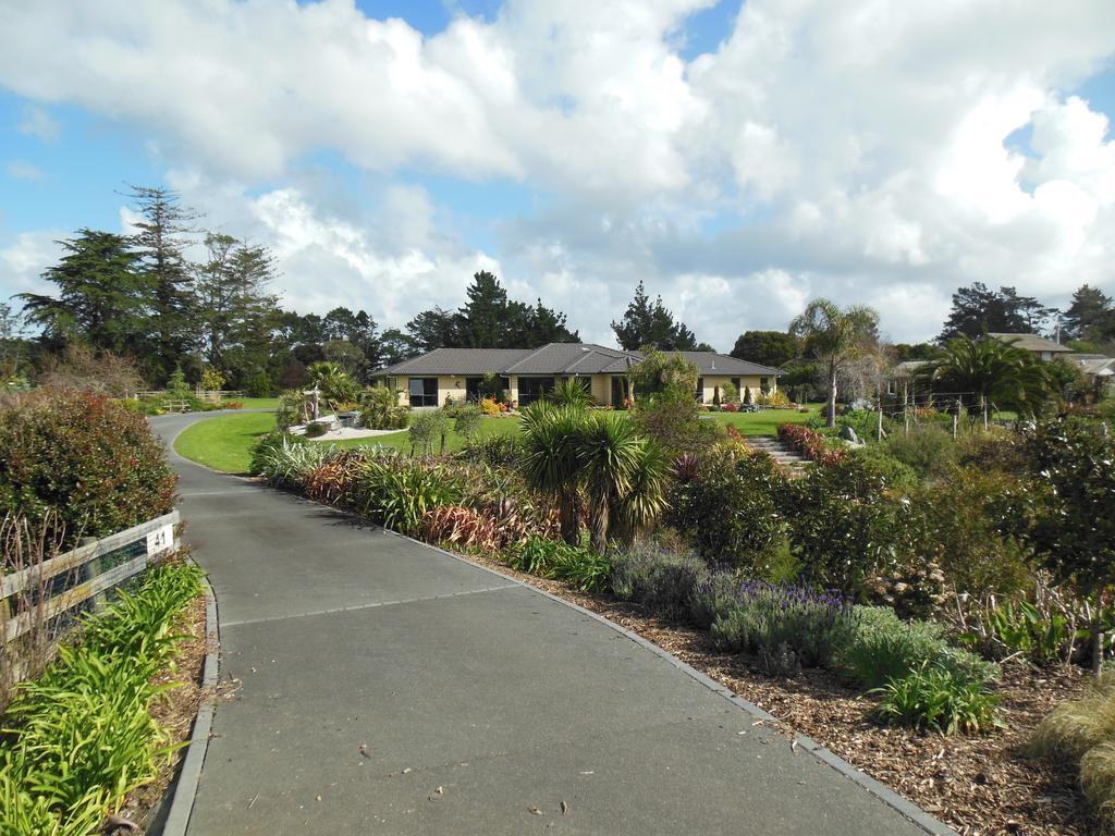 Silverdale Garden Stay Orewa Esterno foto